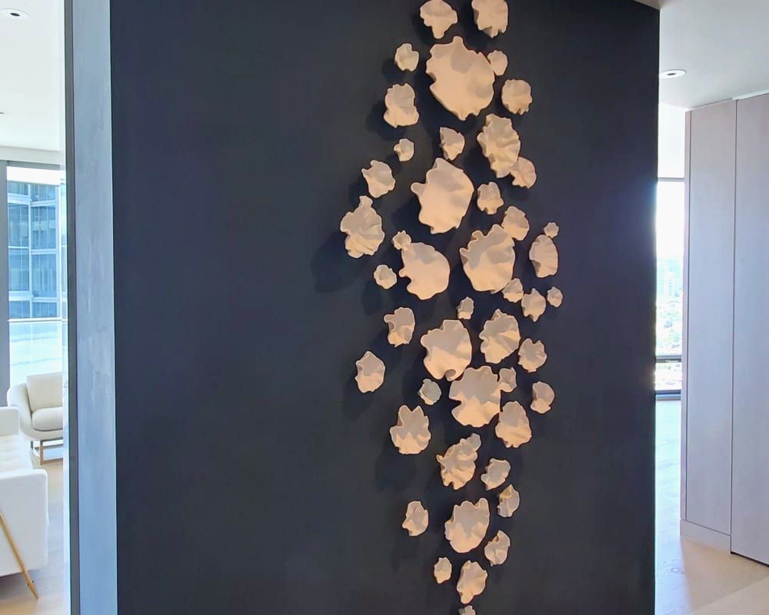 Porcelain Wall Art: Ceramic Plate & China Display